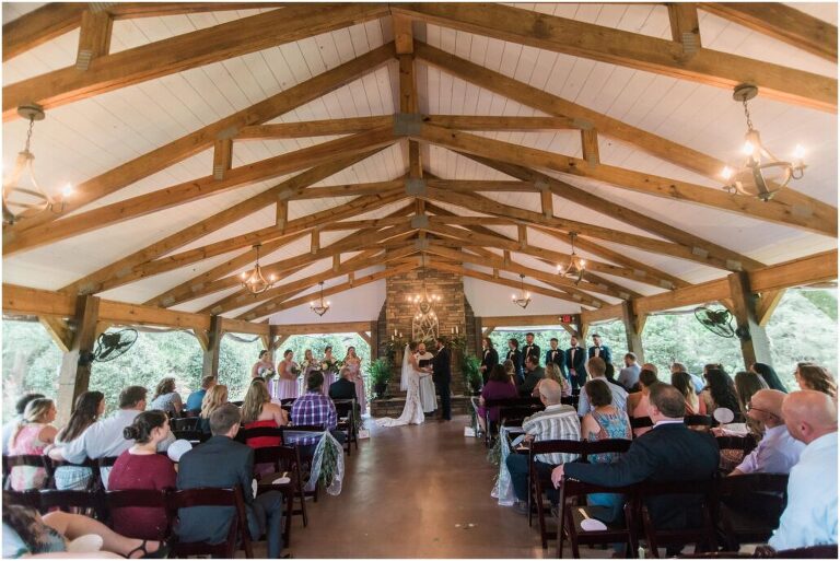 Southern Oaks Event Venue :: Kensly and Tyler Eubanks | Sugar Peach
